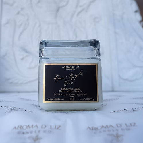 Cinn-Apple Love hand-poured candle by Aroma D'Liz